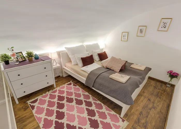 Beautiful At Basilca 1-2 Apartman